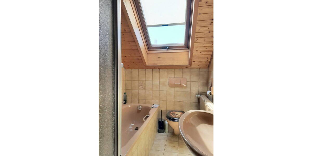 Reihenmittelhaus Ditzingen - 7 Zimmer, 162 m&sup2;, 540.000&euro; | Angebot:26477778