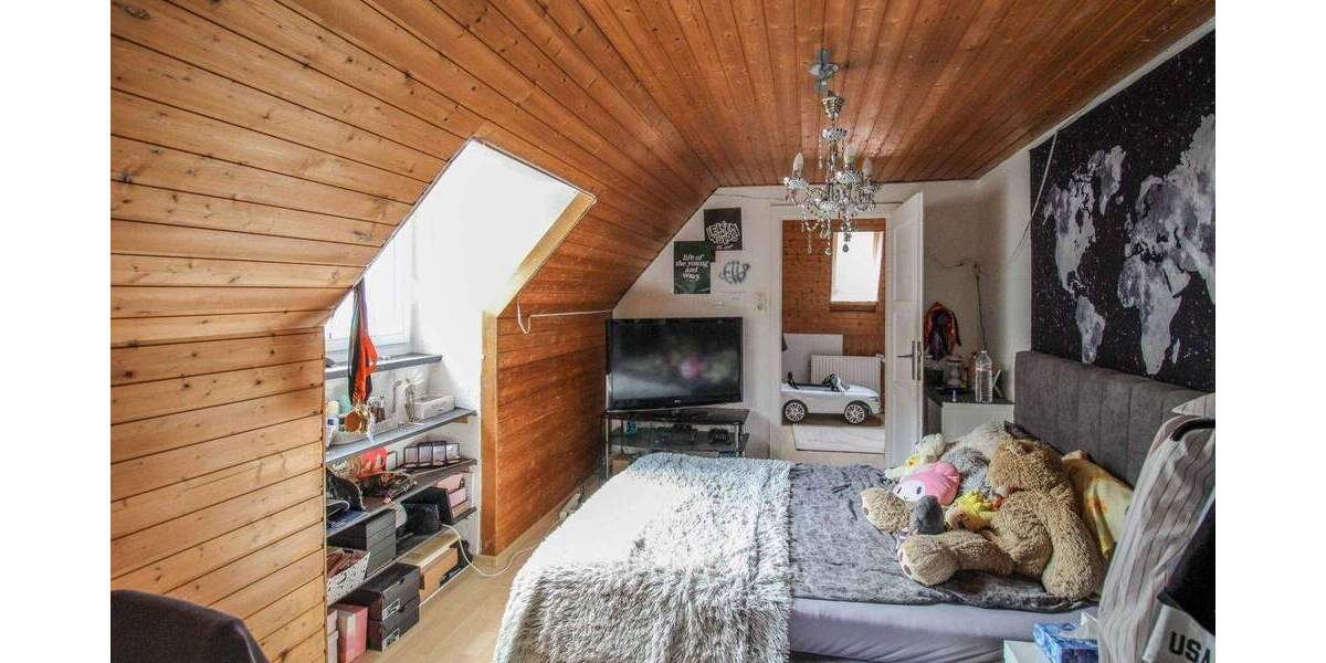 Einfamilienhaus Calw - 7 Zimmer, 180 m&sup2;, 329.000&euro; | Angebot:25911365