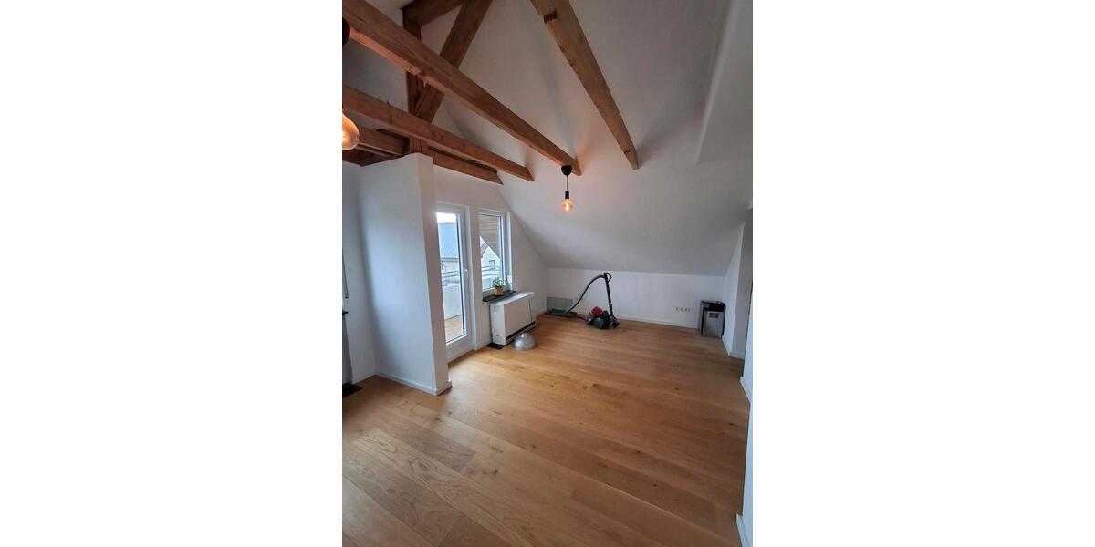 Dachgeschoßwohnung Ludwigsburg Hoheneck - 1 Zimmer, 28 m&sup2;, 520&euro; | Angebot:24690446