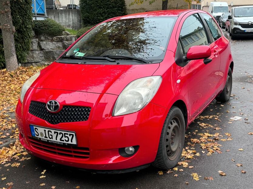 Toyota Yaris 69.000 km 6.199 € Stuttgart 70435