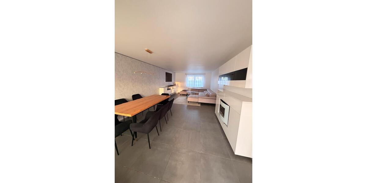 Etagenwohnung Reutlingen - 4 Zimmer, 120 m&sup2;, 440&euro; | Angebot:24624013