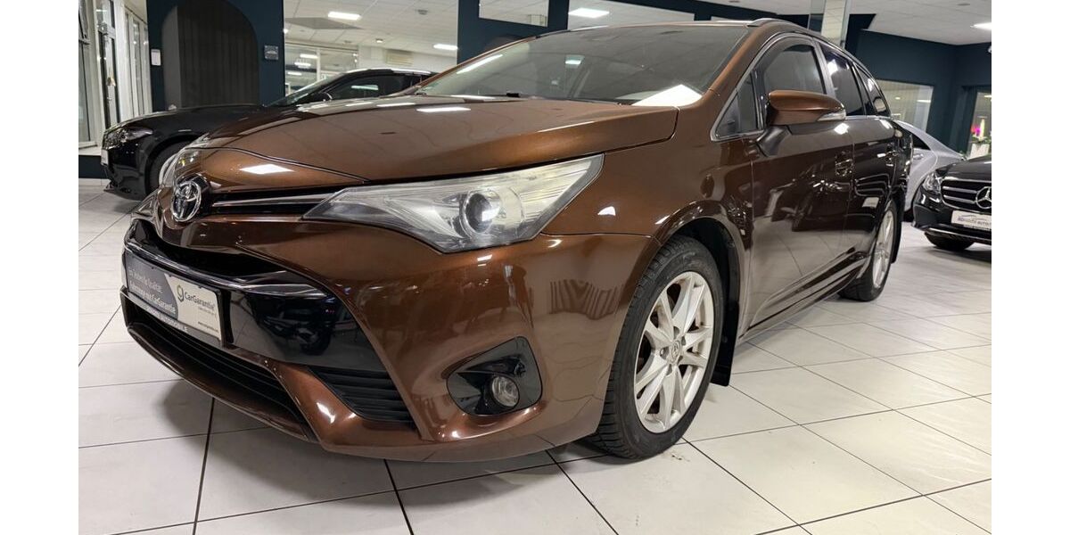 Toyota Avensis 147.000 km 9.987 &euro; Pforzheim 75179