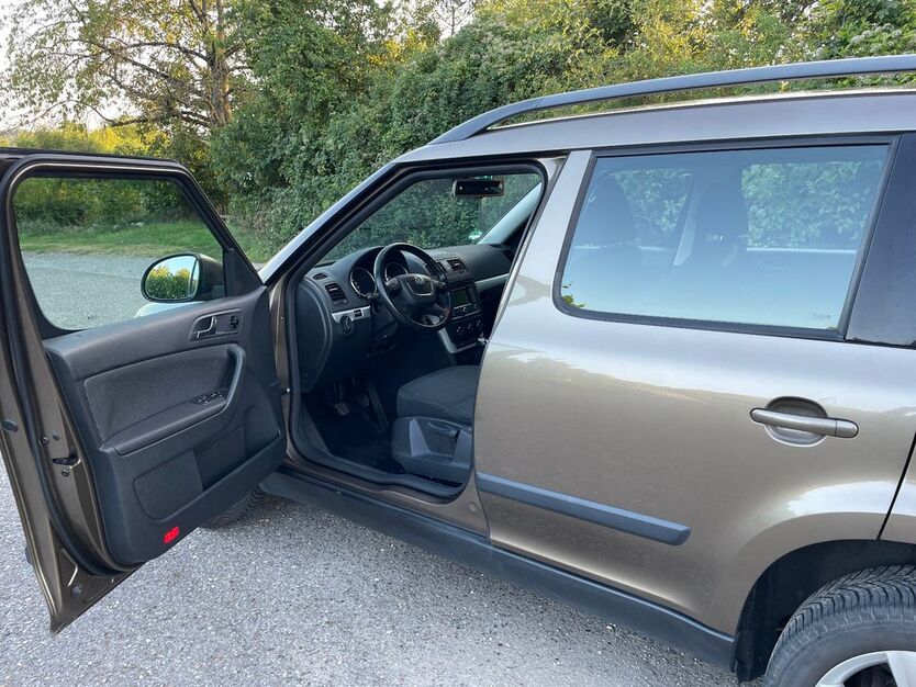 Skoda Yeti 169.000 km 5.900 € Illingen 75428