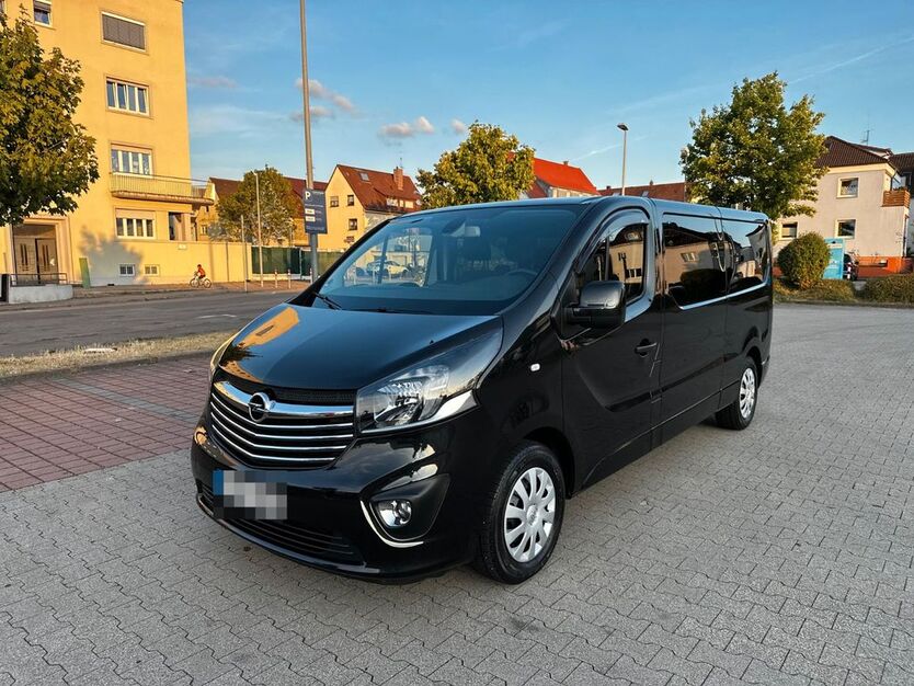 Opel Vivaro 199.000 km 15.550 € Stuttgart 70435