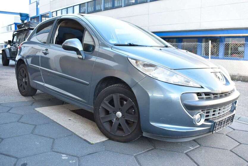 Peugeot 207 185.000 km 1.000 € Fellbach 70736