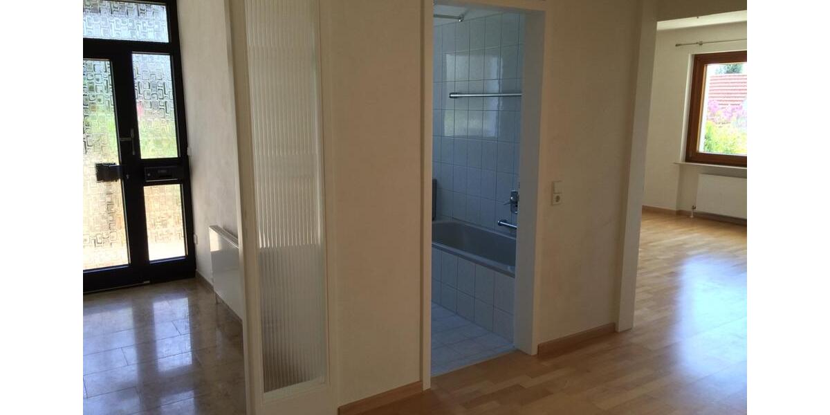 Erdgeschoßwohnung Esslingen am Neckar Brühl - 3 Zimmer, 103 m&sup2;, 1.200&euro; | Angebot:24740464
