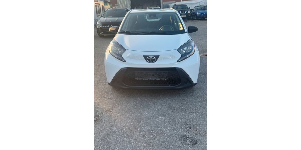 Toyota Aygo (X) 68.000 km 10.600 &euro; Sindelfingen 71065