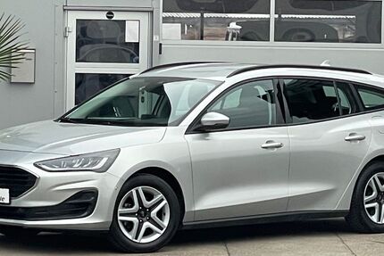 Ford Focus 33.300 km 16.799 € Nürtingen bei Stuttgart 72622