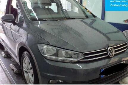 VW Touran 29.908 km 28.430 € Stuttgart-Wangen 70188