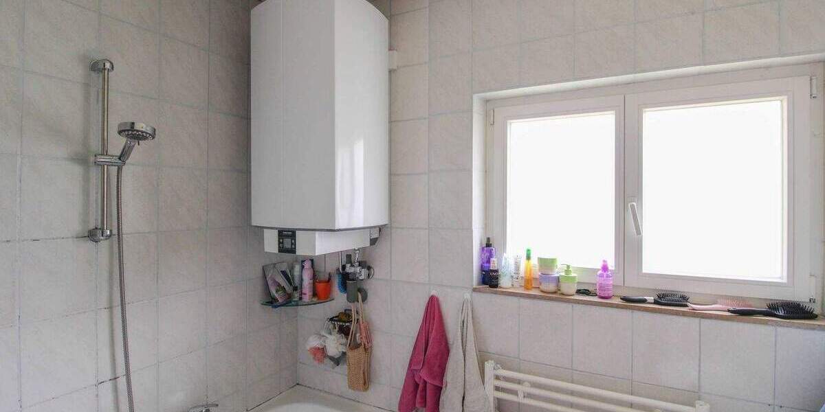 Einfamilienhaus Calw - 7 Zimmer, 180 m&sup2;, 329.000&euro; | Angebot:25911365