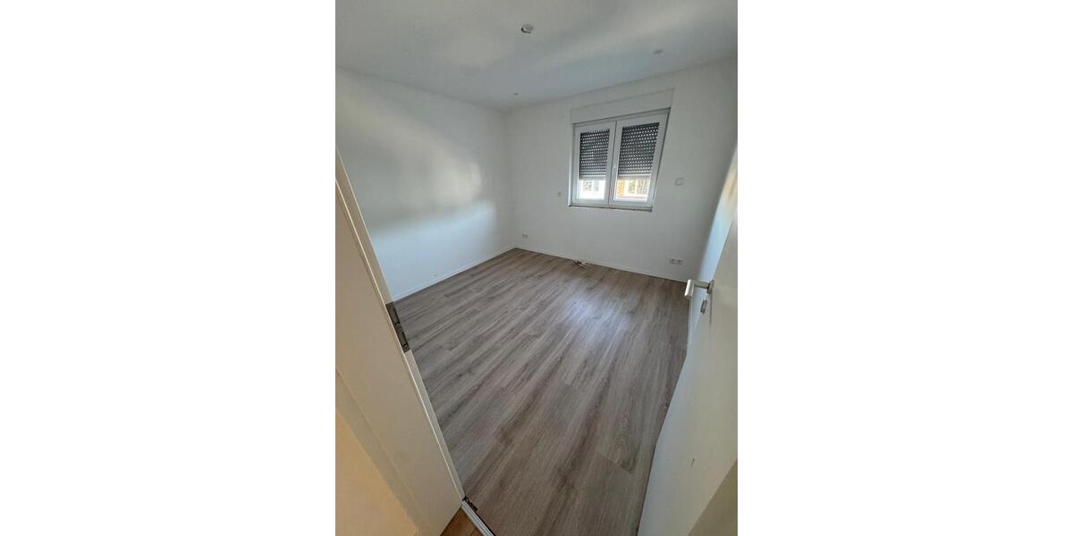 Erdgeschoßwohnung Gerlingen - 3 Zimmer, 71 m&sup2;, 1.350&euro; | Angebot:26143208