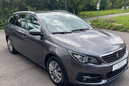 Peugeot 308 118.554 km 10.999 &euro; Stuttgart 70469