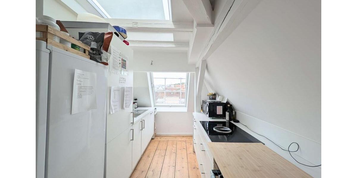 Dachgeschoßwohnung Stuttgart Stuttgart-Mitte - 5 Zimmer, 134 m&sup2;, 2.796&euro; | Angebot:24659602