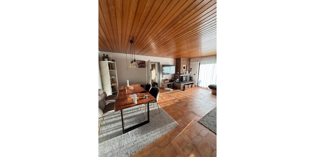 Etagenwohnung Böblingen Dagersheim - 3 Zimmer, 90 m&sup2;, 1.100&euro; | Angebot:27616387
