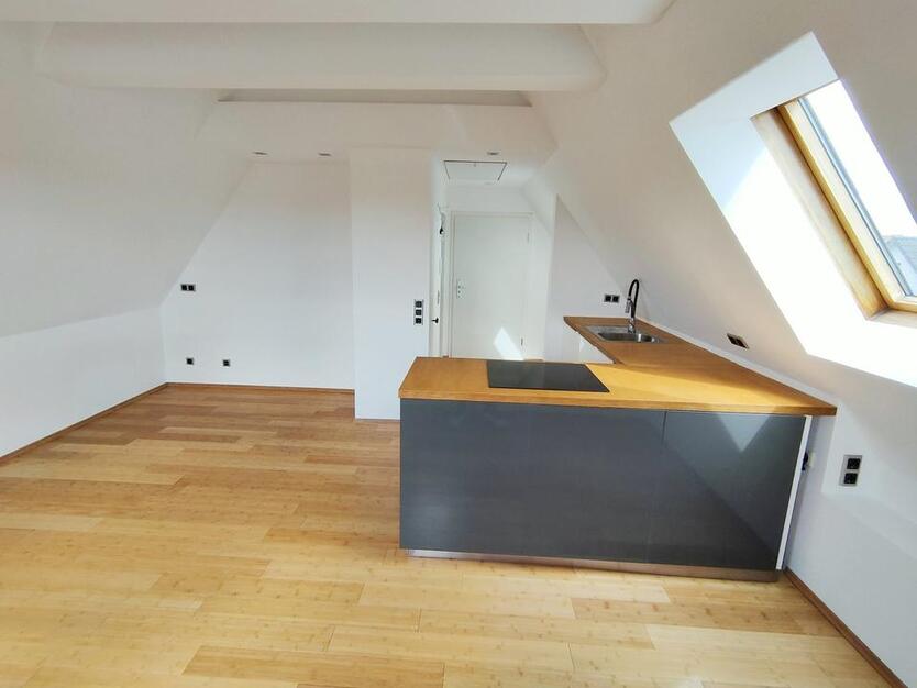 Lichtdurchflutete Single-Wohnung in zentraler Lage