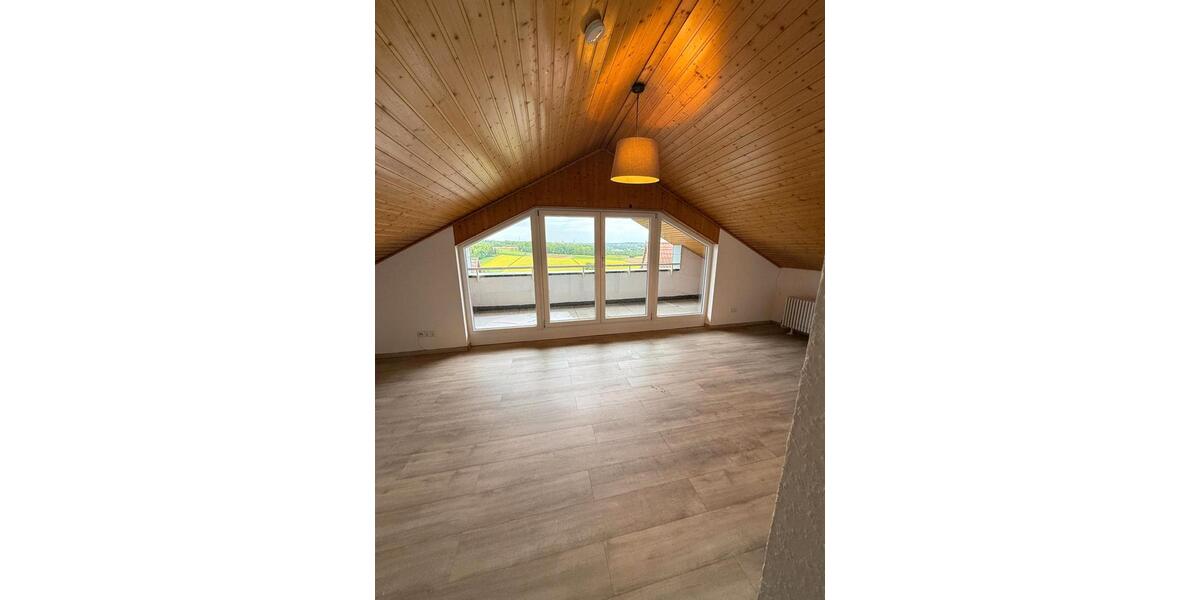 Dachgeschoßwohnung Ludwigsburg Hoheneck - 3 Zimmer, 55 m&sup2;, 1.000&euro; | Angebot:26483179