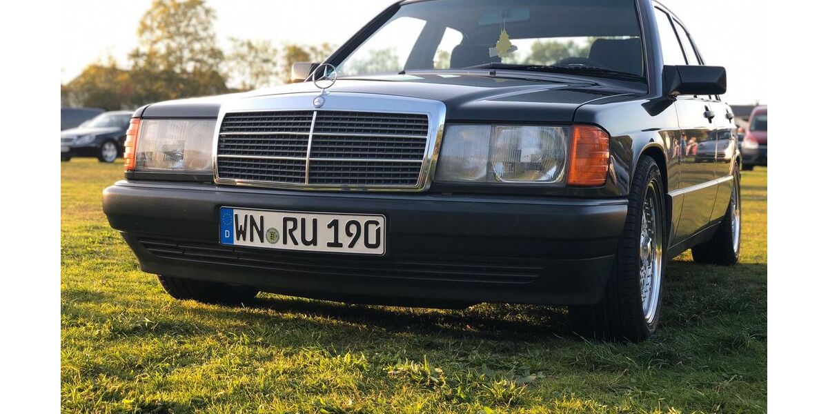 Mercedes-Benz 190 152.000 km 14.999 € Stuttgart 70190