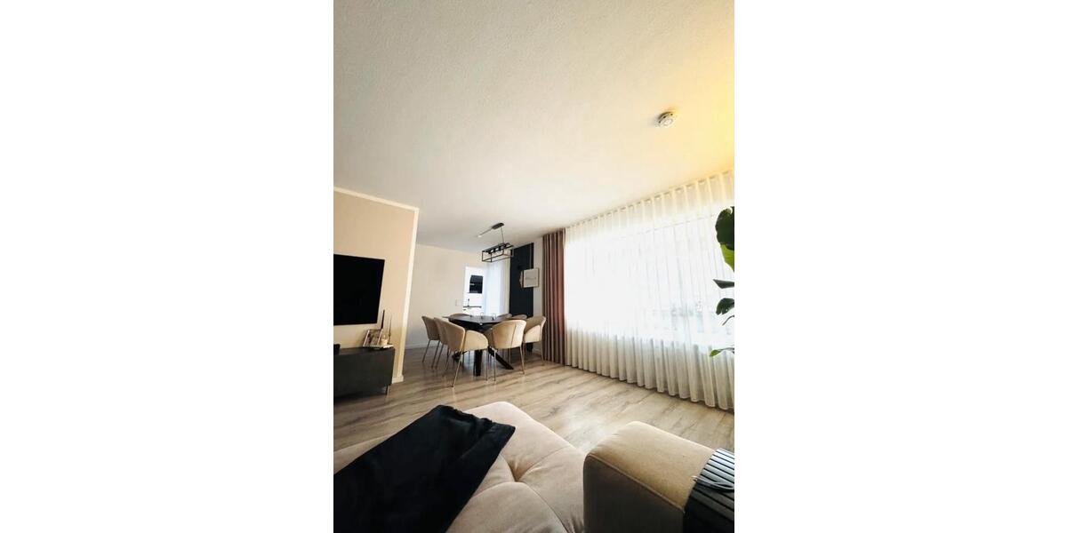 Mehrfamilienhaus, Wohnhaus Sindelfingen Sindelfingen (Stadt) - 3.5 Zimmer, 89 m&sup2;, 390.000&euro; | Angebot:25085453