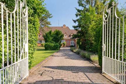 Haus Ludwigsburg Pflugfelden - 42 Zimmer, 1.575 m&sup2;, 5.400.000&euro; | Angebot:22062379