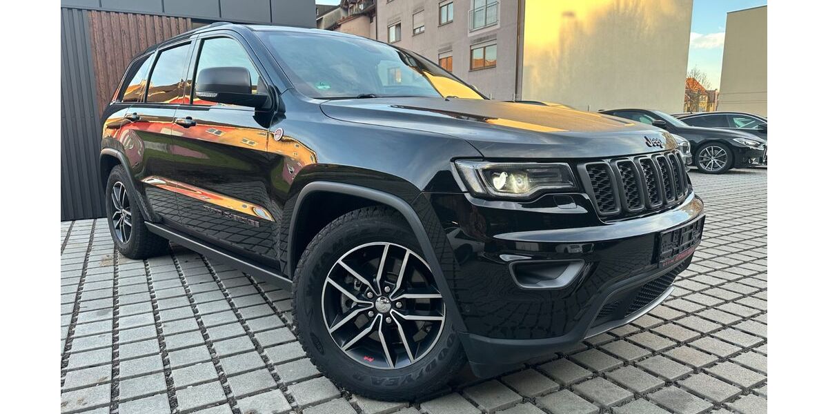 Jeep Grand Cherokee 179.570 km 19.999 &euro; Pforzheim 75179