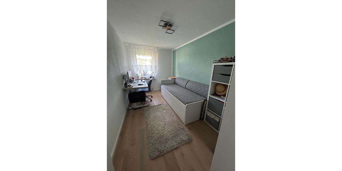 Dachgeschoßwohnung Böblingen Dagersheim - 4 Zimmer, 89 m&sup2;, 360.000&euro; | Angebot:24446793