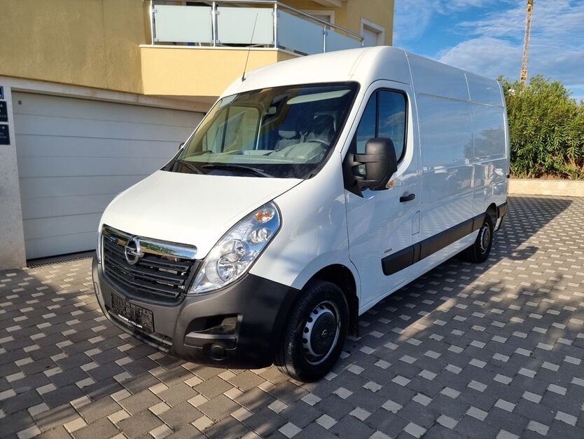 Opel Movano 138.000 km 10.900 € Korntal-Münchingen 70825