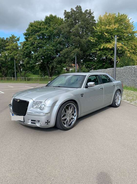 Chrysler 300C 105.500 km 21.900 € weitingen 72184
