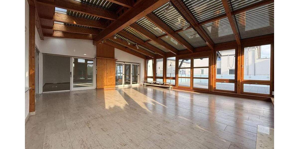 Großzügiges Wohnen -- ca. 230 qm auf einer Etage! 5 zimmer