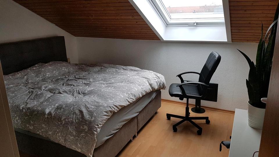 Dachgeschoßwohnung Stuttgart Neuwirtshaus - 2.5 Zimmer, 59 m&sup2;, 250.000&euro; | Angebot:26920779
