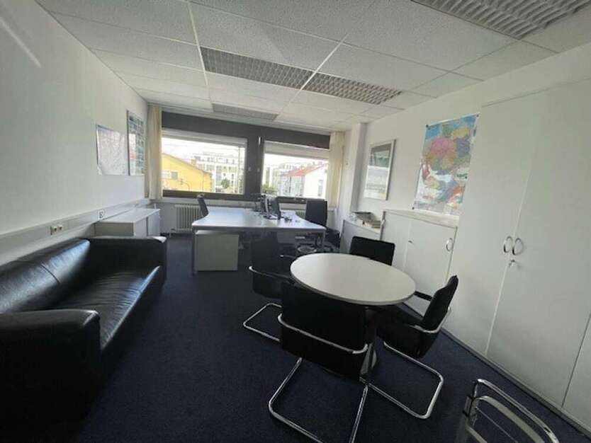 Büro in Stuttgart 4.620 € 330 m²
