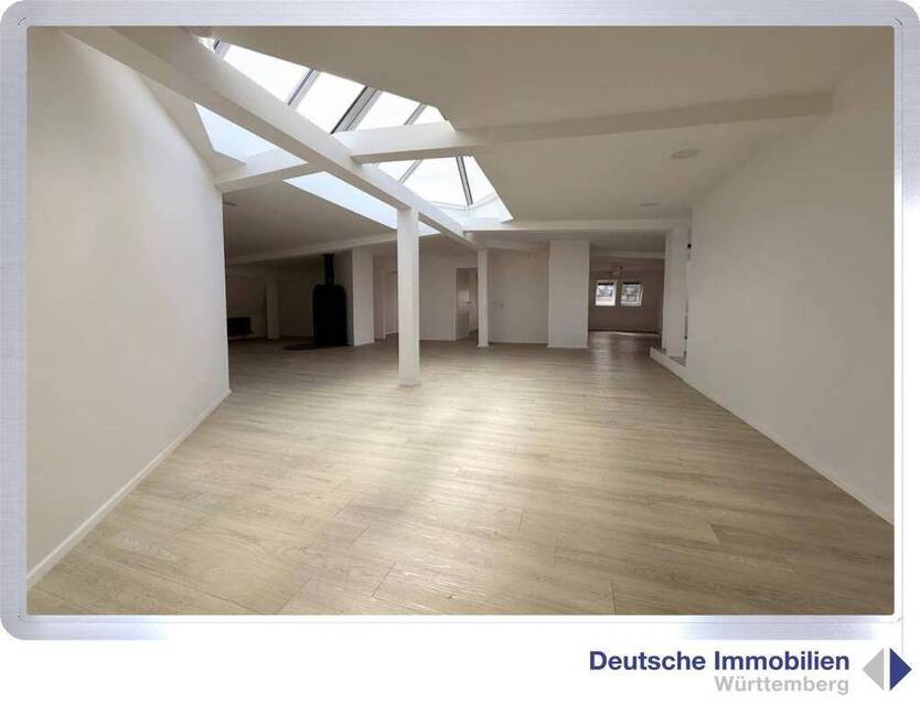 Spektakuläre 5,5 Zimmer-DG-Mietwohnung mit Terrasse und Traumblick in Stuttgart-Süd