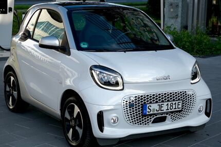 Smart ForTwo 8.950 km 13.950 € Stuttgart 70435