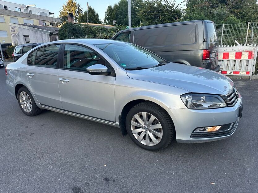 VW Passat 63.000 km 11.999 € Ditzingen 71254
