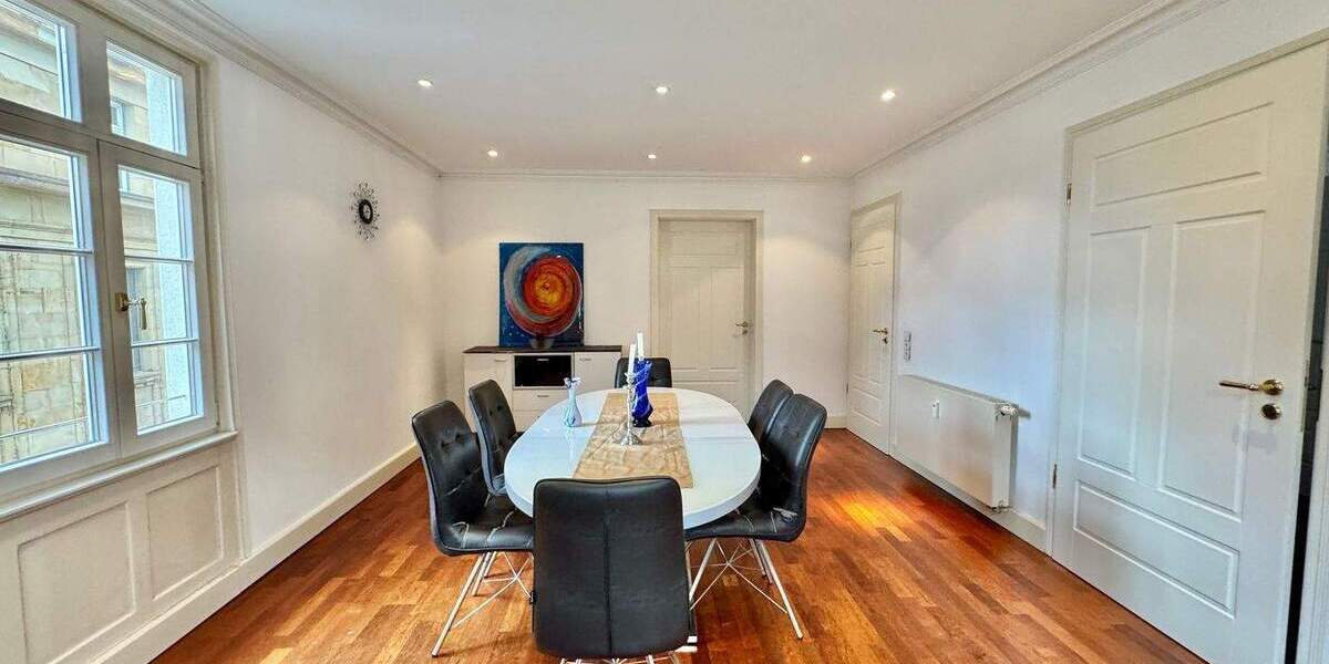 Etagenwohnung Stuttgart Mitte - 5 Zimmer, 130 m&sup2;, 2.340&euro; | Angebot:25704686