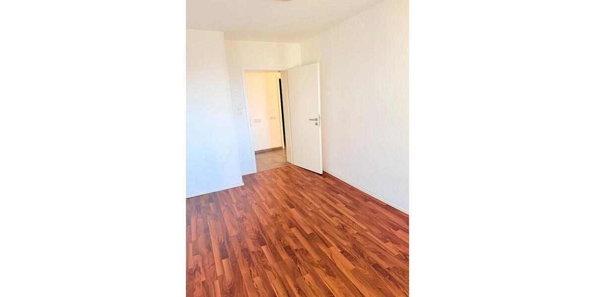 Etagenwohnung Esslingen am Neckar Hegensberg - 3 Zimmer, 75 m&sup2;, 1.250&euro; | Angebot:27600680