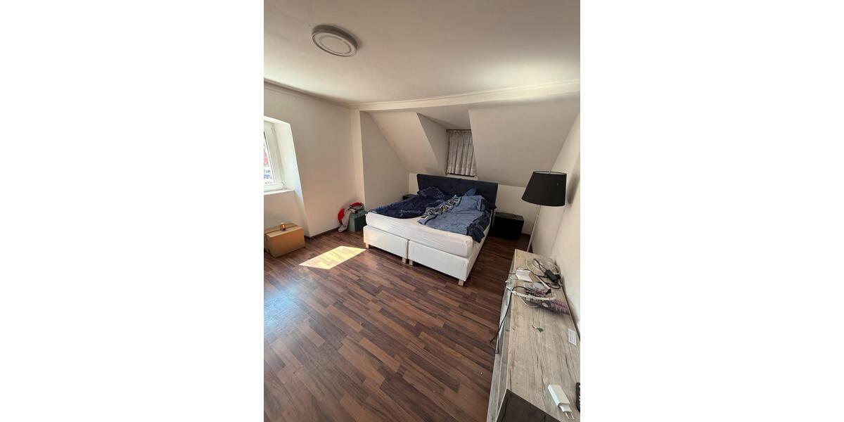 Etagenwohnung Mühlacker - 4 Zimmer, 90 m&sup2;, 1.000&euro; | Angebot:27625242