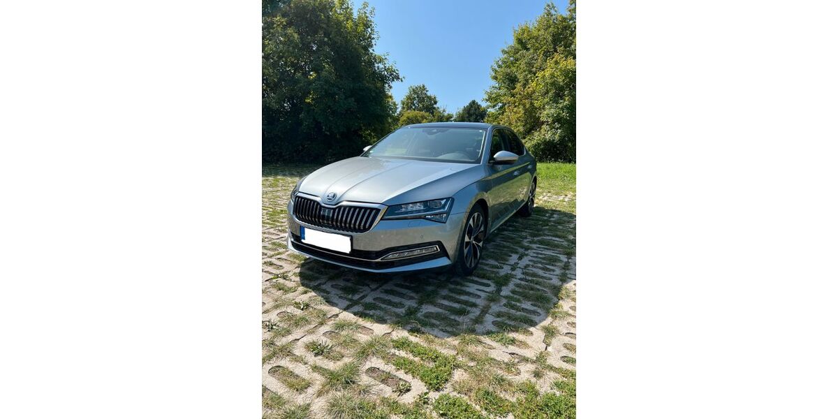 Skoda Superb 83.000 km 29.100 &euro; Stuttgart 70192