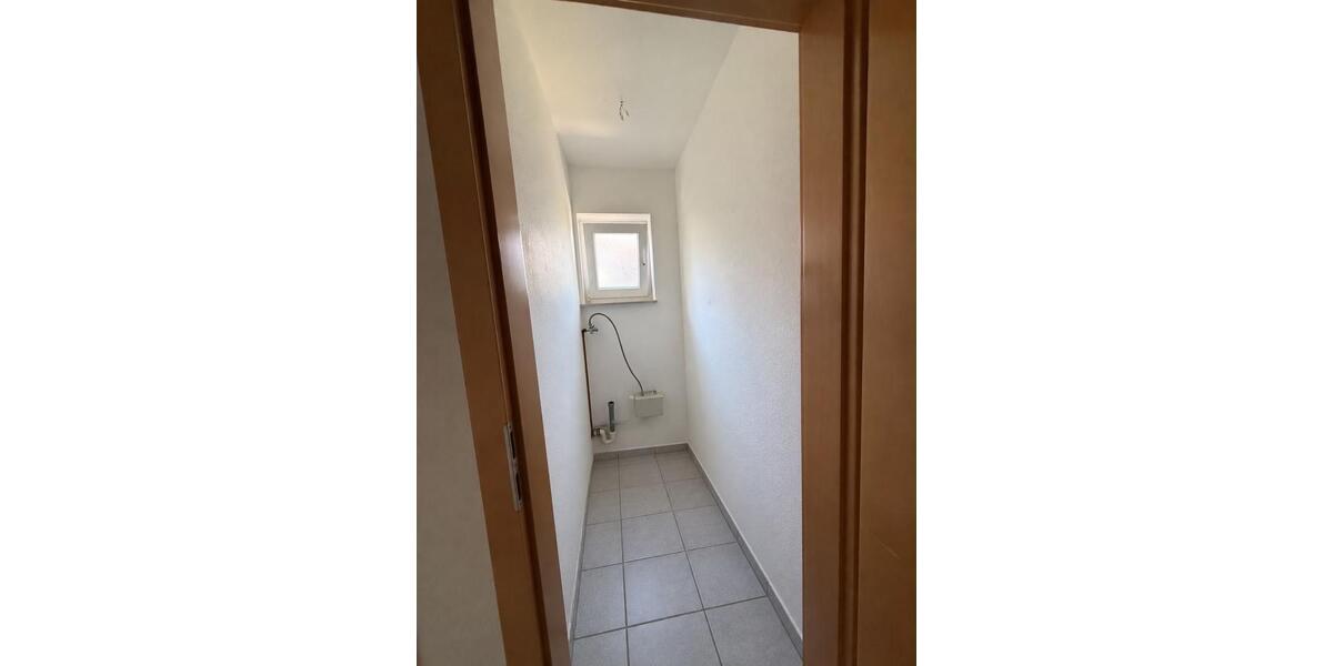 Etagenwohnung Reutlingen Sondelfingen - 3.5 Zimmer, 79 m&sup2;, 1.200&euro; | Angebot:27543998