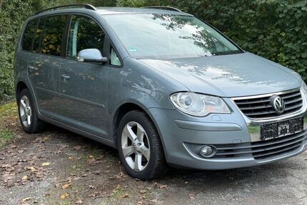 VW Touran 134.700 km 4.790 &euro; Mühlacker 75417