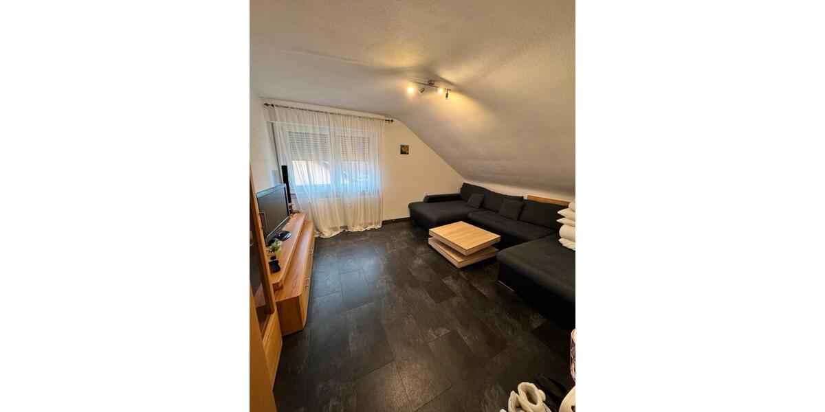 Dachgeschoßwohnung Esslingen am Neckar Oberesslingen - 2.5 Zimmer, 45 m&sup2;, 165.000&euro; | Angebot:25306106