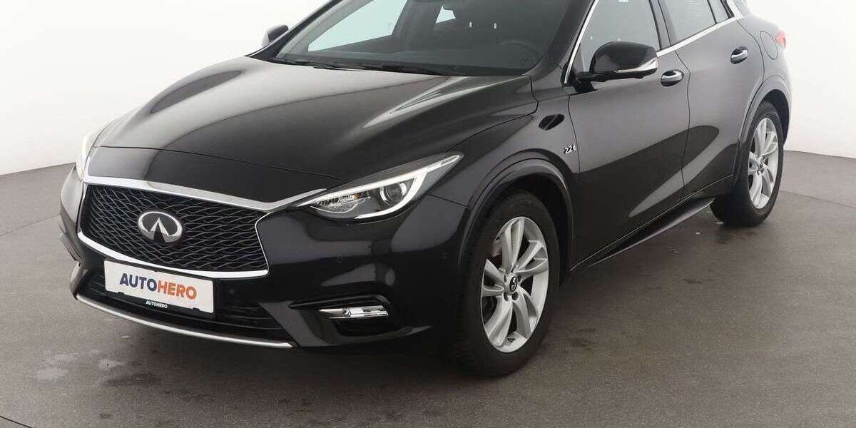 INFINITI Q30 38.011 km 18.620 € Stuttgart 70195