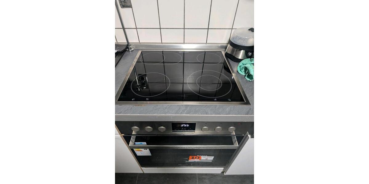 Dachgeschoßwohnung Stuttgart Degerloch - 2.5 Zimmer, 58 m&sup2;, 1.240&euro; | Angebot:24720562