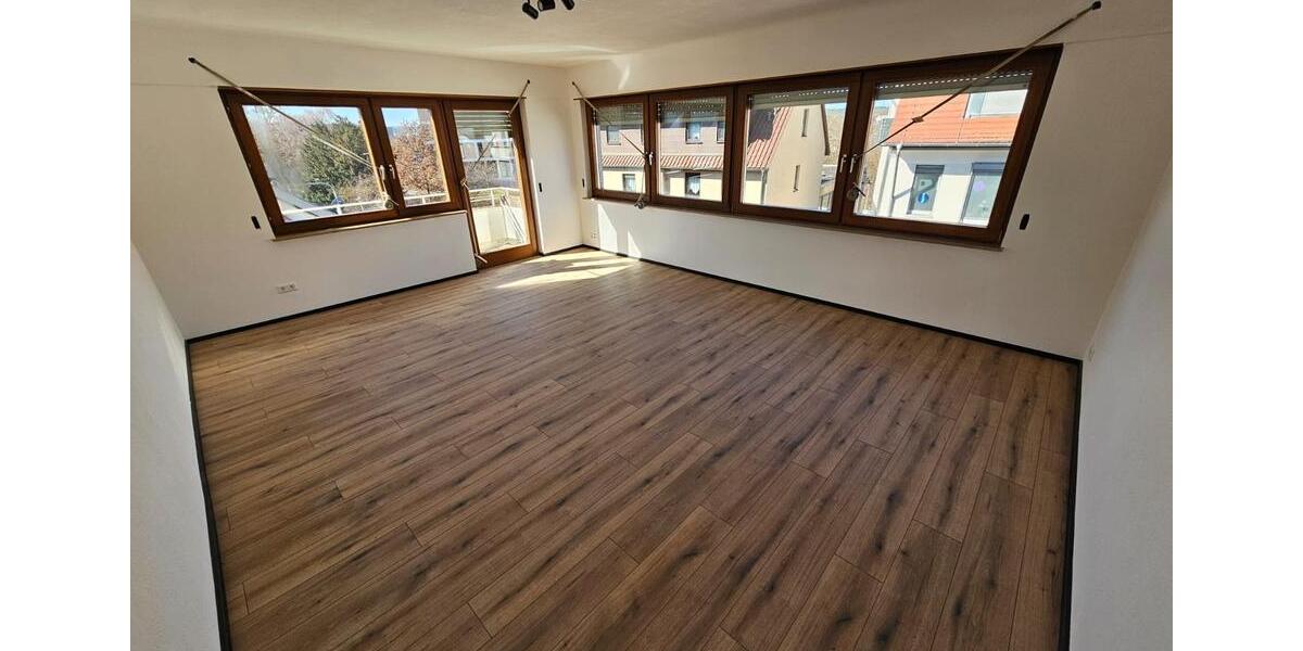 Etagenwohnung Herrenberg - 5 Zimmer, 136 m&sup2;, 350&euro; | Angebot:25349941