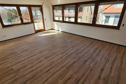 Wohnung Herrenberg - 5 Zimmer, 136 m&sup2;, 350&euro; | Angebot:25349941