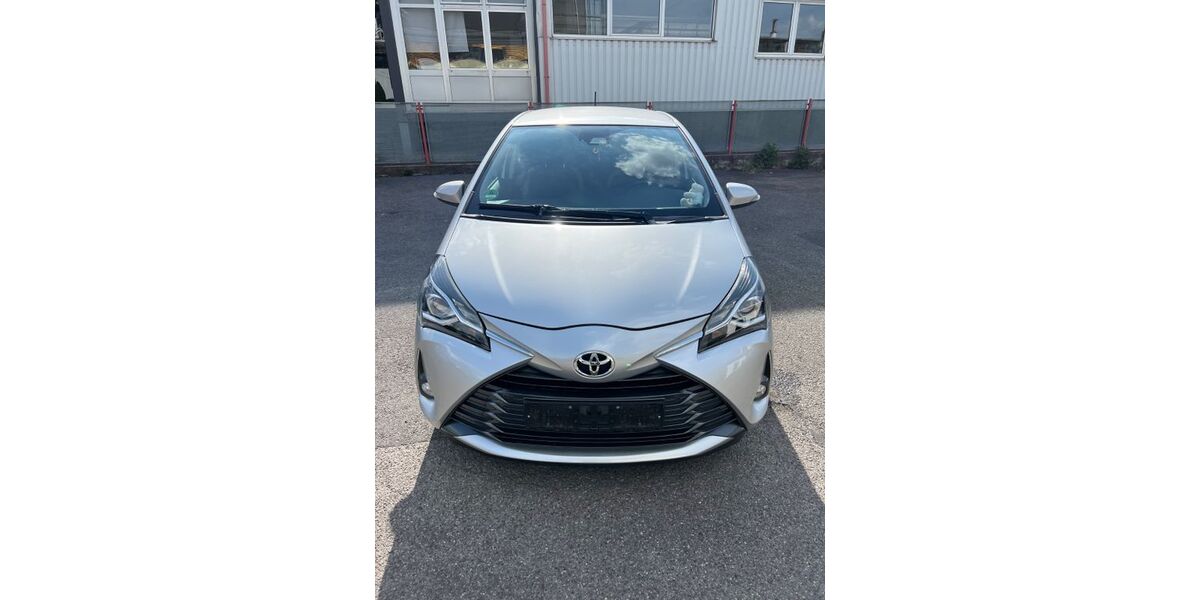 Toyota Yaris 76.675 km 12.300 &euro; Stuttgart 70374