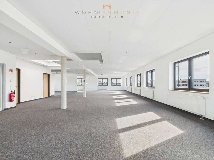 Büro in Ludwigsburg 2.436 € 232 m²