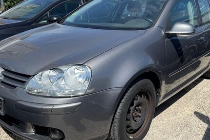 VW Golf 128.000 km 1.980 &euro; Reutlingen / Betzingen 72770