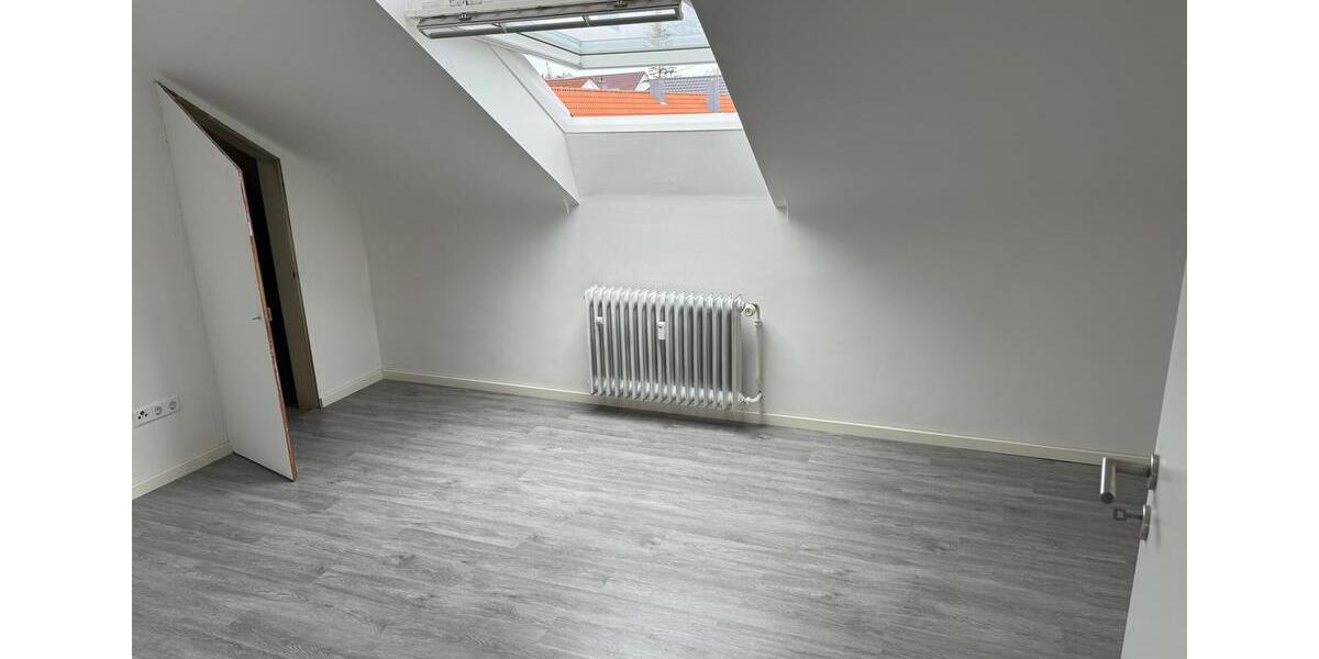 Dachgeschoßwohnung Sindelfingen - 2 Zimmer, 58 m&sup2;, 1.000&euro; | Angebot:26414171