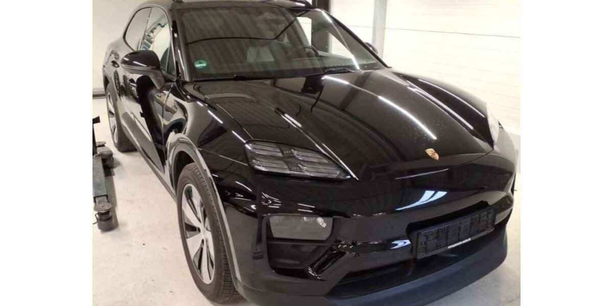 Porsche Macan 13.990 km 72.790 &euro; Stuttgart 70499