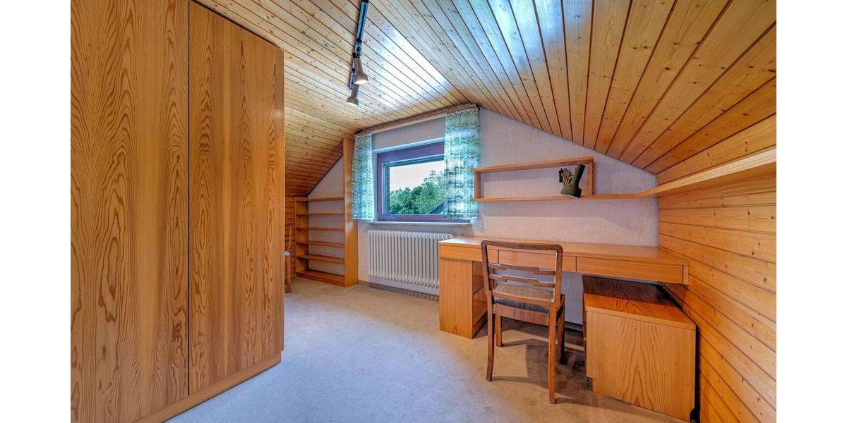 Großzügiges Eckhaus mit viel Platz, Garten und Potenzial 6 zimmer